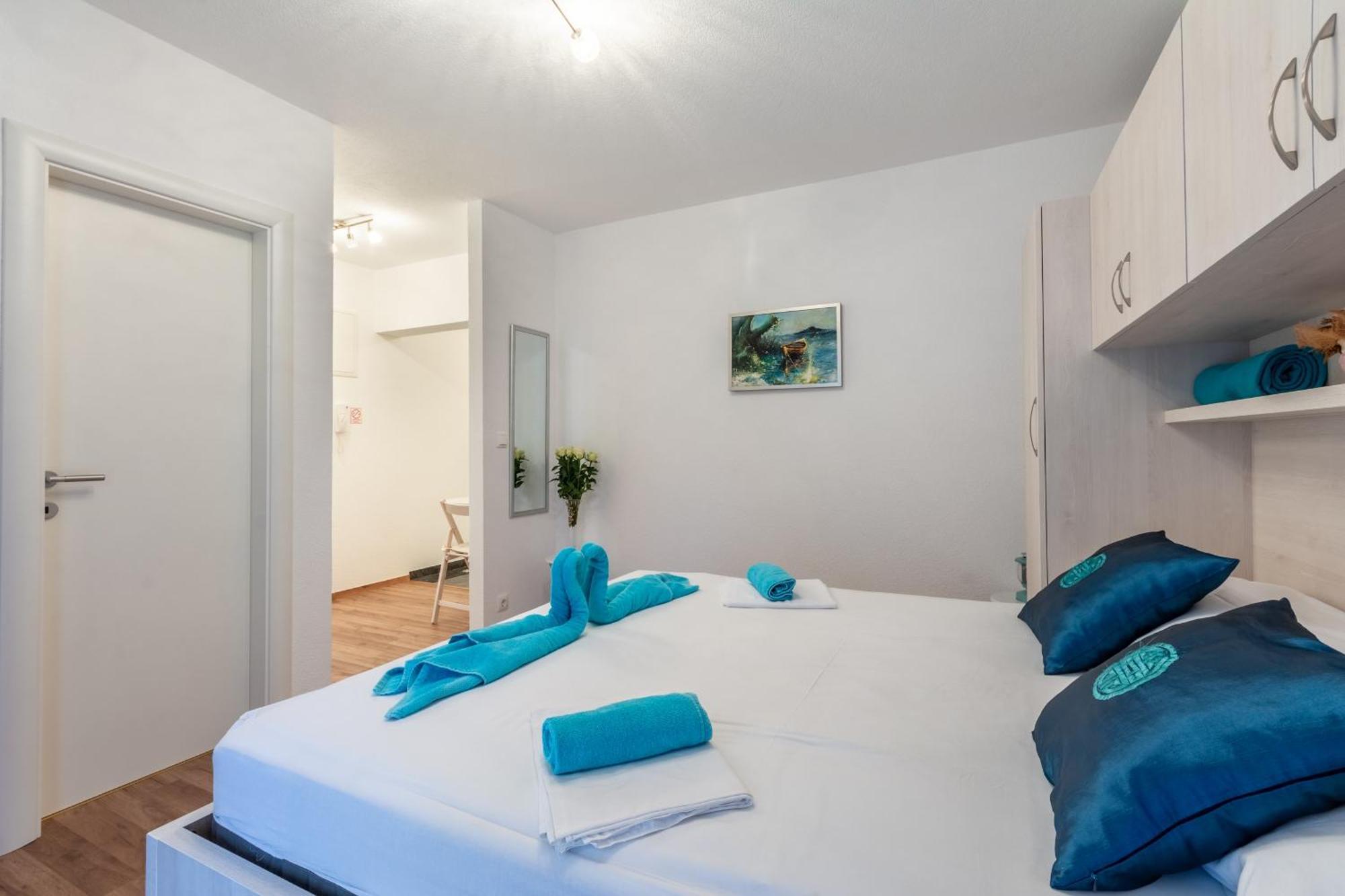 Family Friendly Apartments With A Swimming Pool Stanici, Omis - 18676 Habitación foto